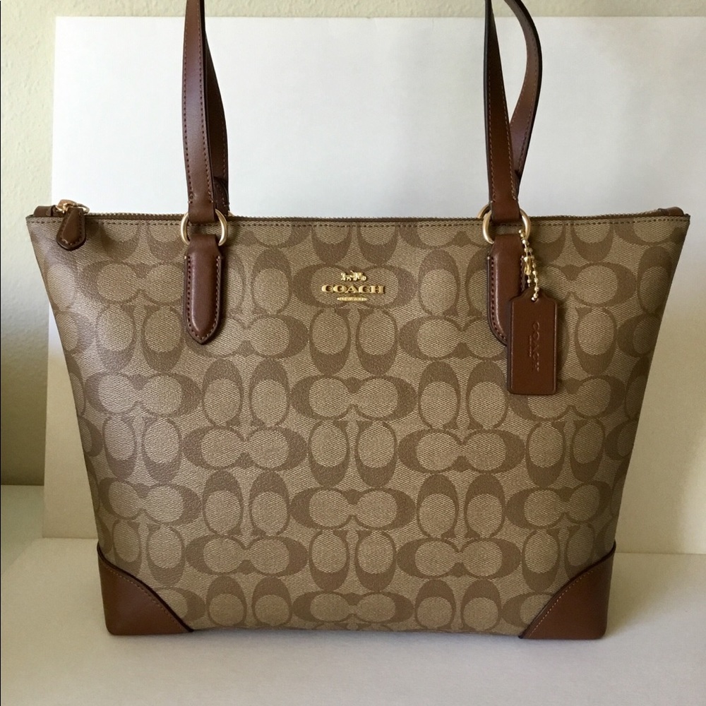 ⛔️SOLD⛔️🌷Coach Signature ZIP Top Tote NWT.